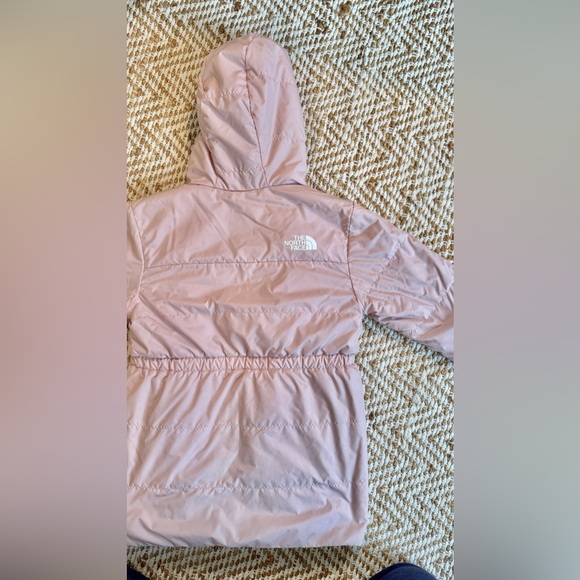 NORTHFACE GIRLS’ REVERSIBLE MOSSBUD PARKA
COLOR
PINK MOSS
SIZE
L (12) - Picture 4 of 8